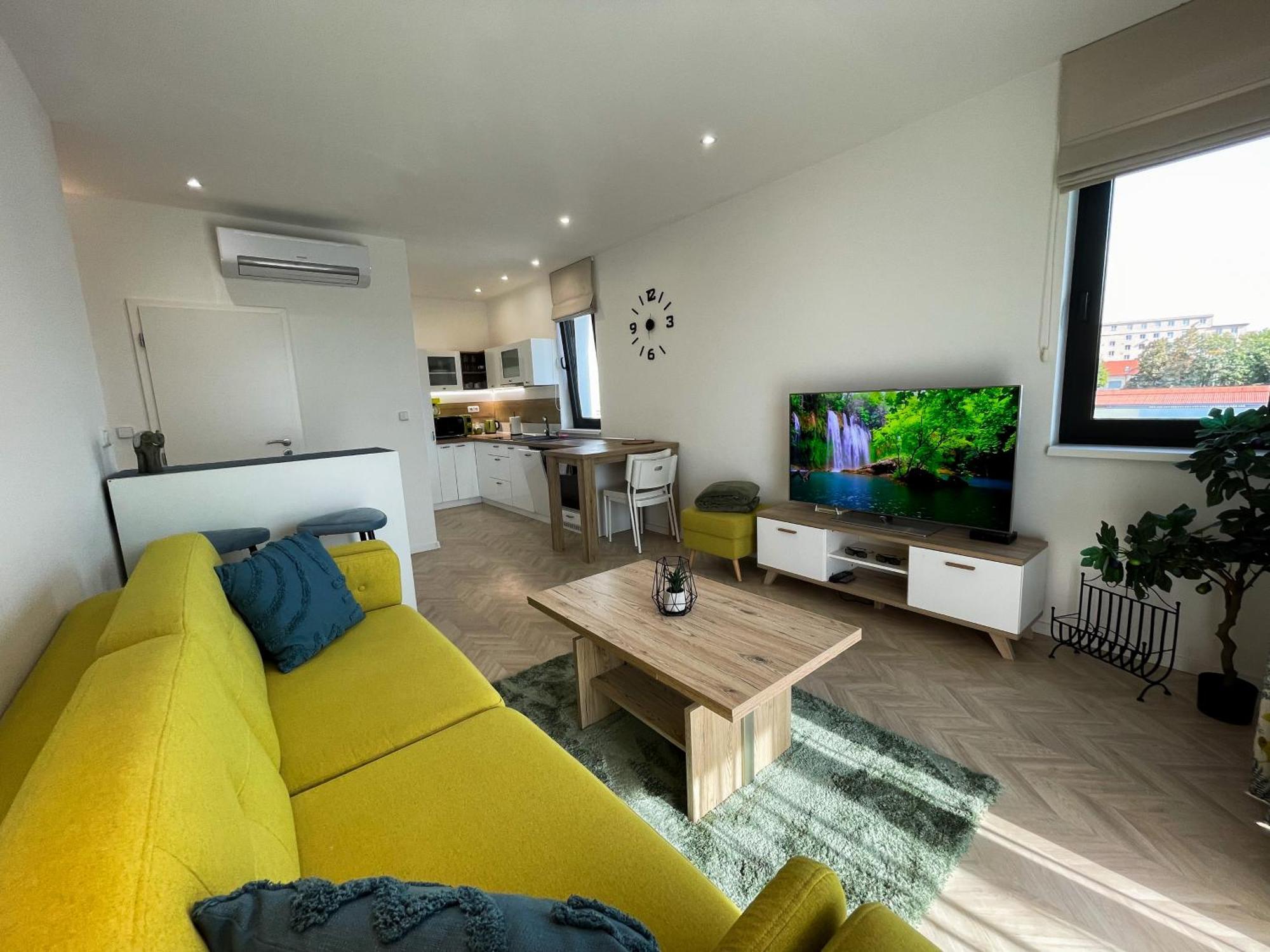 קושיצה Luxury City Retreat With Terrace מראה חיצוני תמונה